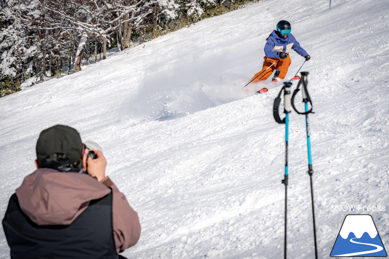 カムイスキーリンクス｜この上ないほど澄んだ青空と極上のパウダースノー。やっぱり『カムイ』は外れない！